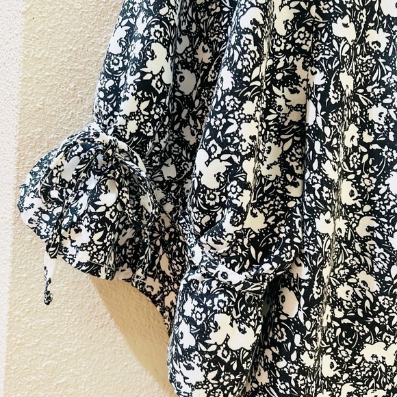 Trixxi Crop Top button up black & white floral size XL loose fit - Picture 4 of 9
